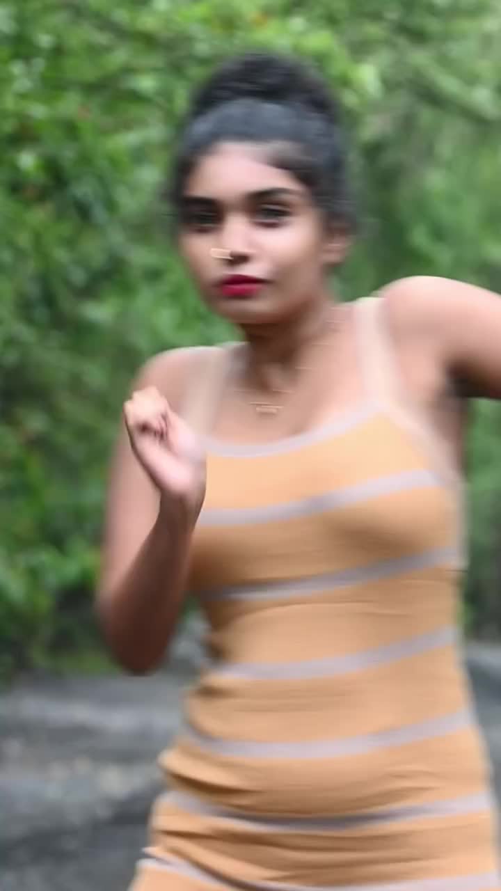 @Neeruttyy_🤍