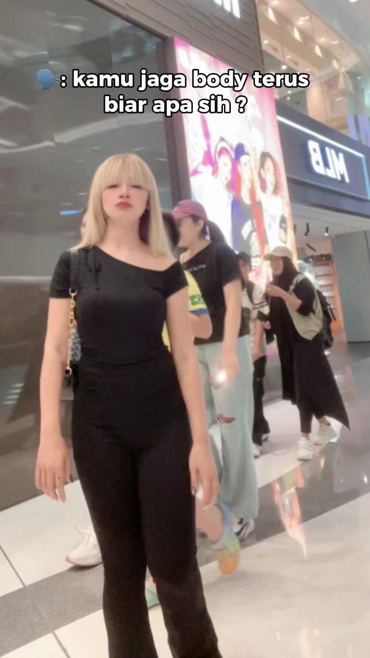 @👑𝙌𝙐𝙀𝙀𝙉𝙇𝙔👑