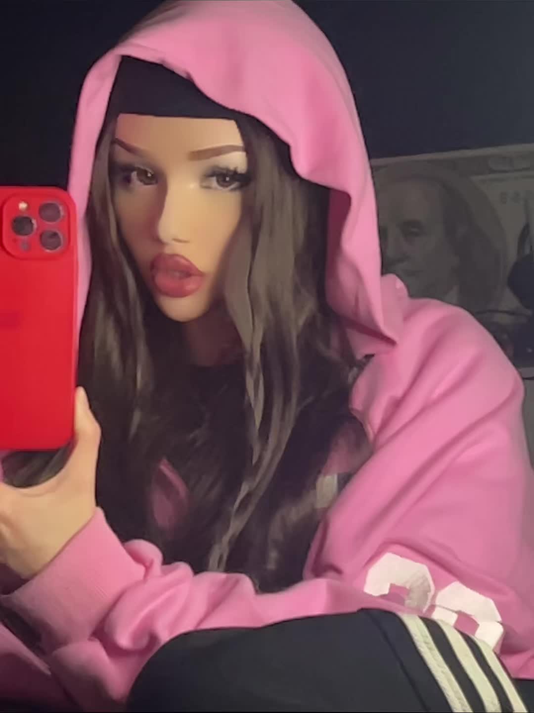 @adelina