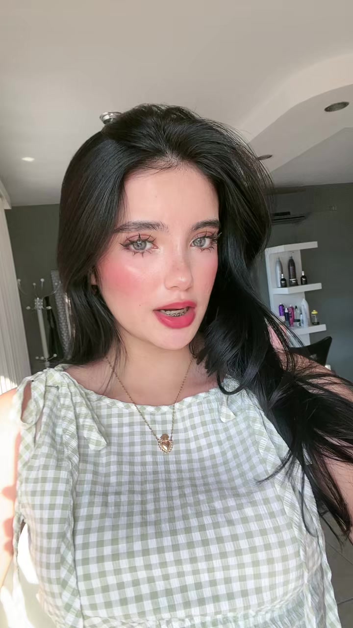 @Lizbeth Sofía 🦢
