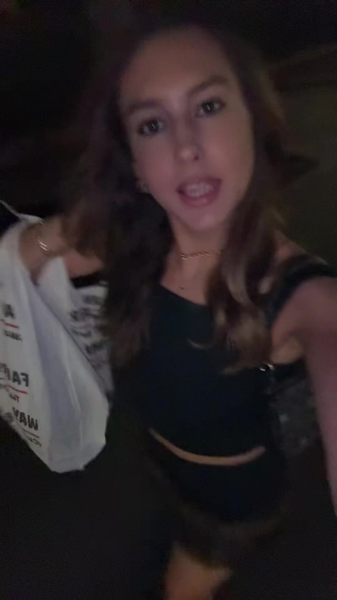 @bellafeher