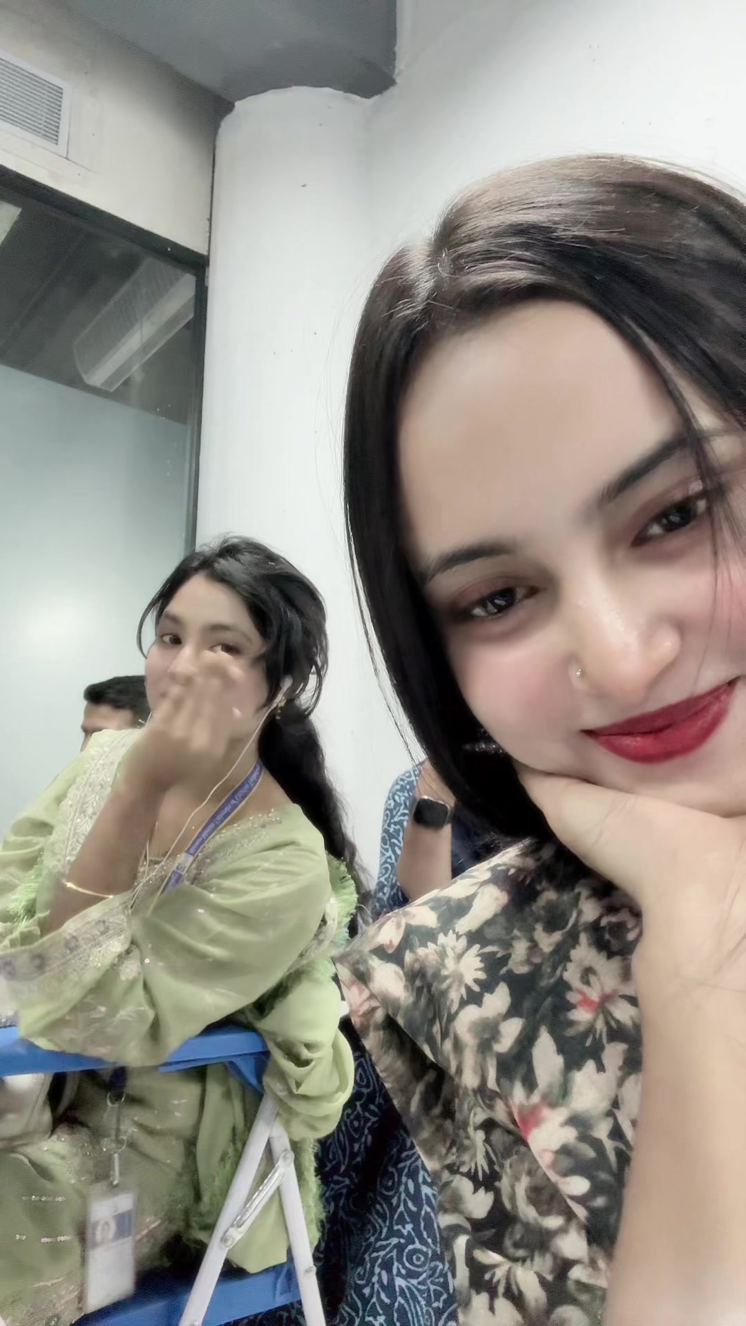 @Riyana🌸🫰🏻