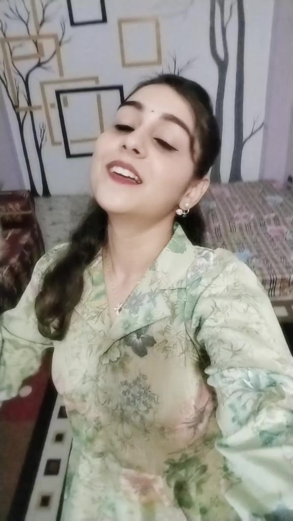 @Kalie (कली)