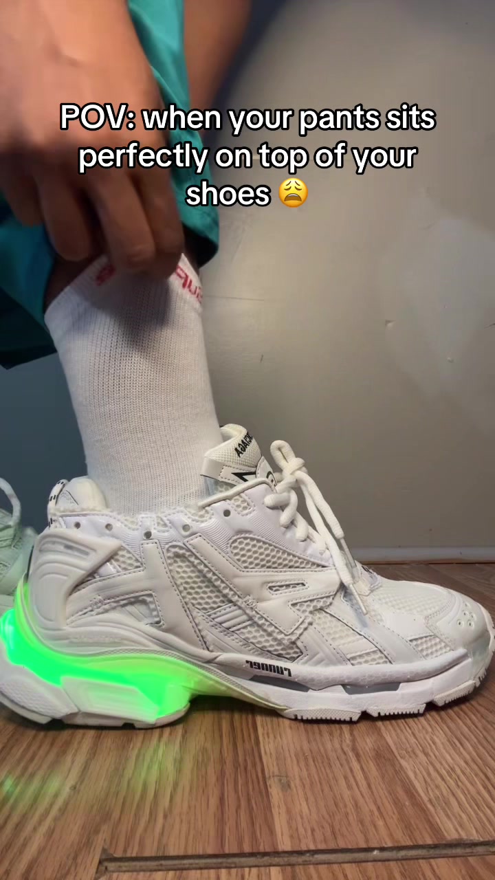 @SneakerLuverDude