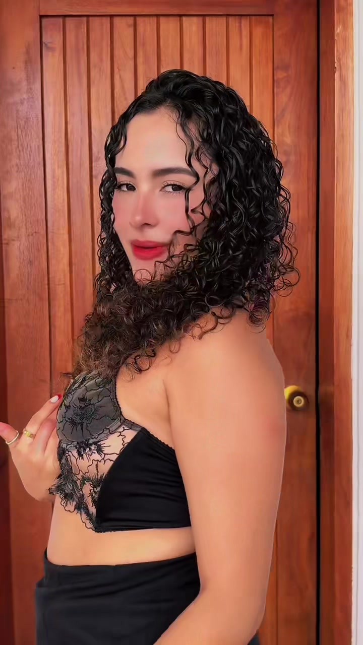 @Paola