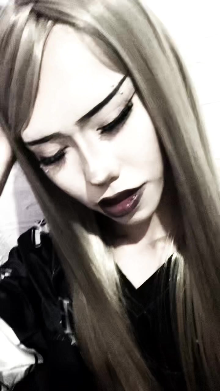 @𝔠𝔥𝔲 ☥