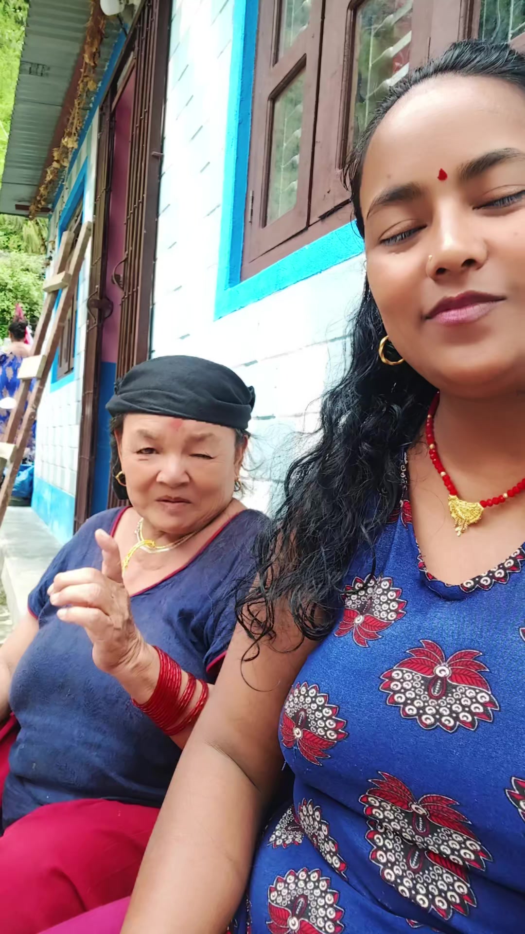 @मिना मगर 💖