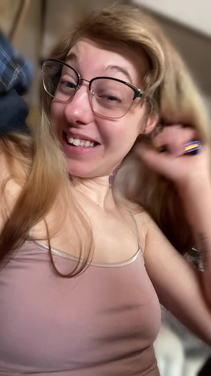 @Cosmic_Axolotl_Queen420