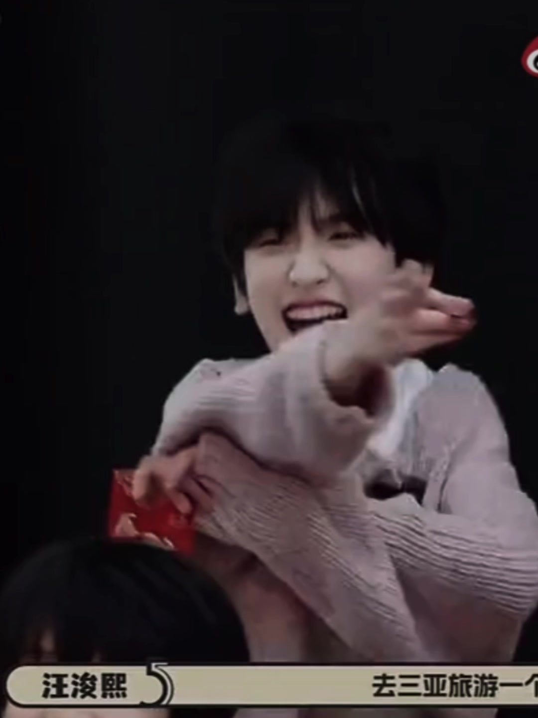 @奇|&bull;𝒒𝒊𝒉𝒂𝒏⋆˚𝜗𝜚˚⋆