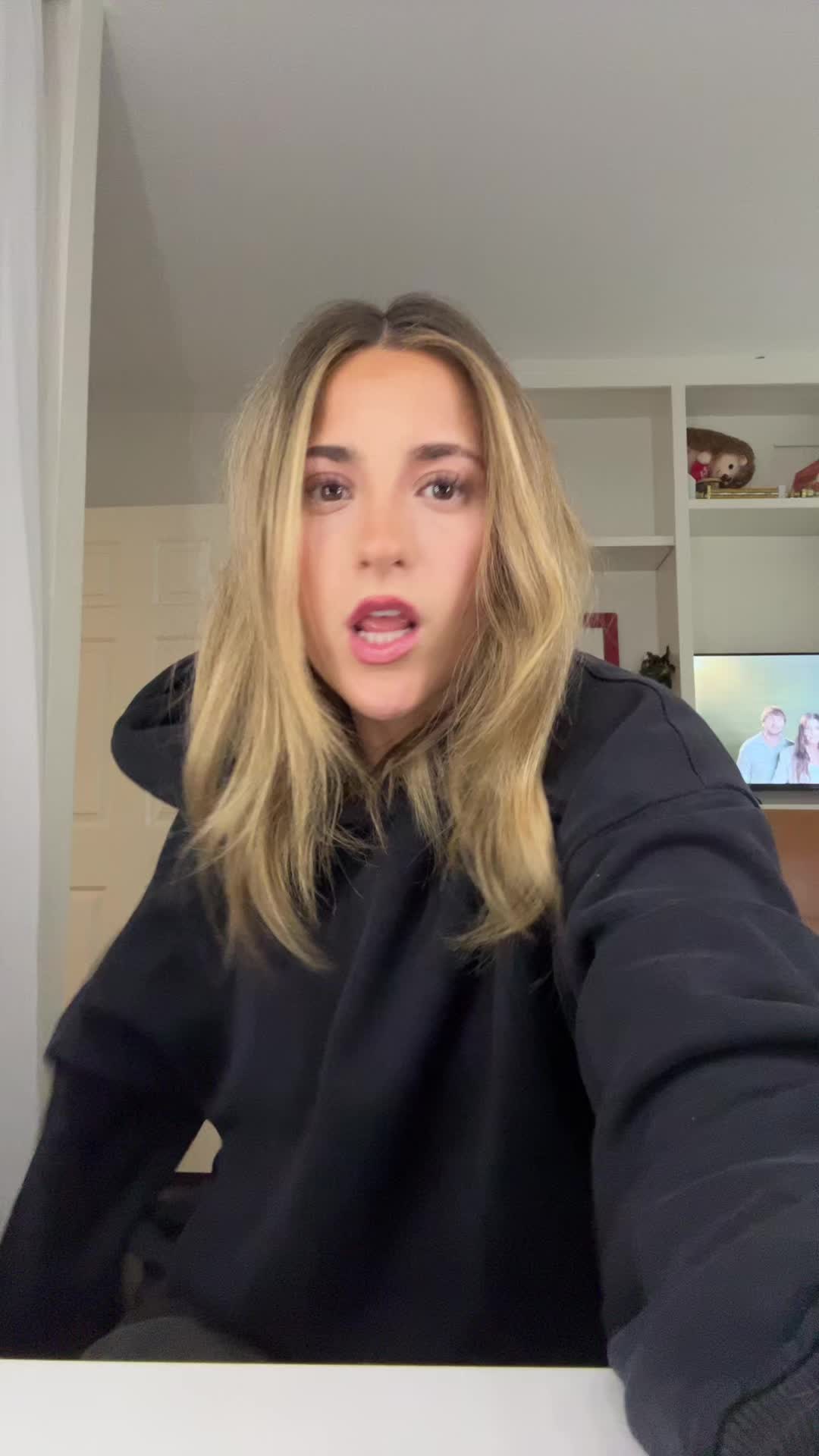 @idkkmiajohnson