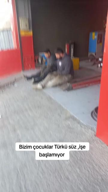 @HsynD.