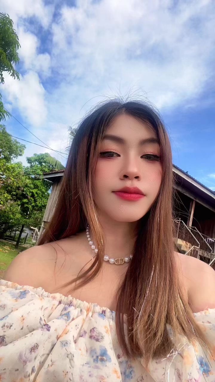 @Reachny រាជនី