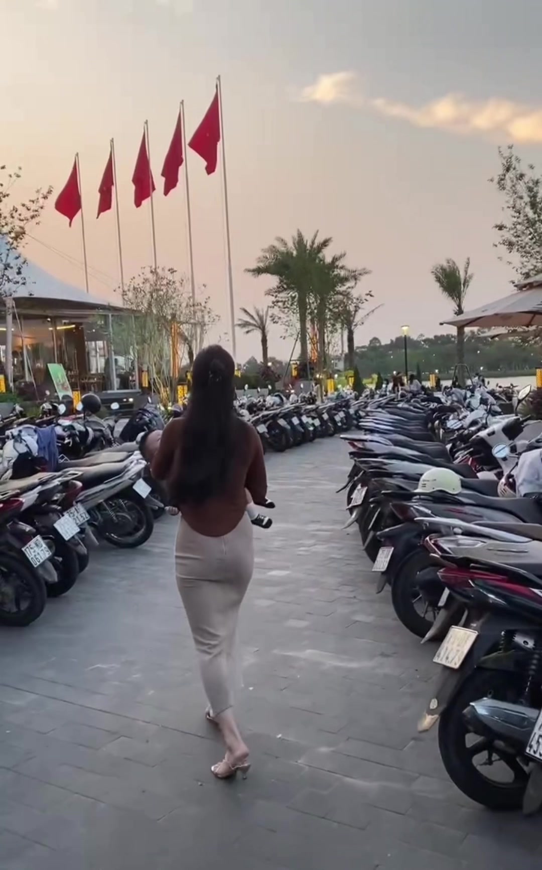 @Mẹ Em Bột ( Ngọc Abi )