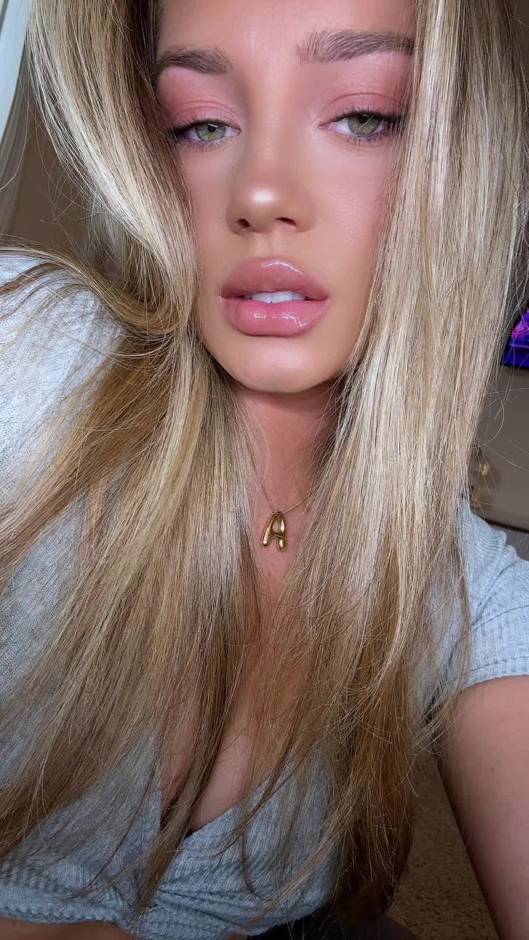 @angelaa.renae