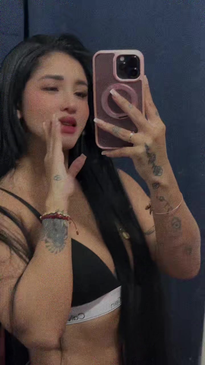 @Karolina Echeverry 👄