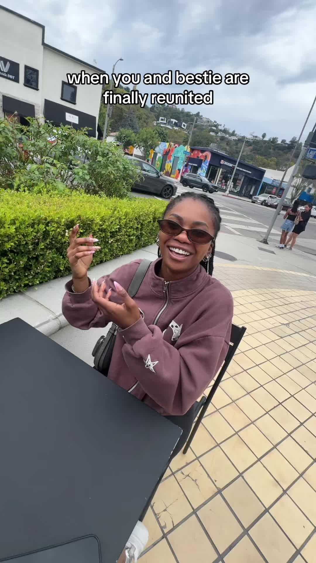@OfficialHelene