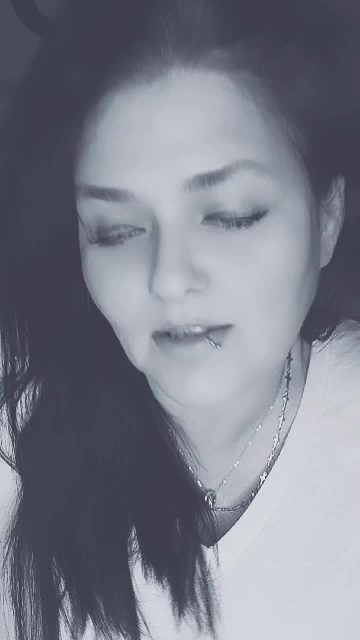 @smilesnlaughs🤘