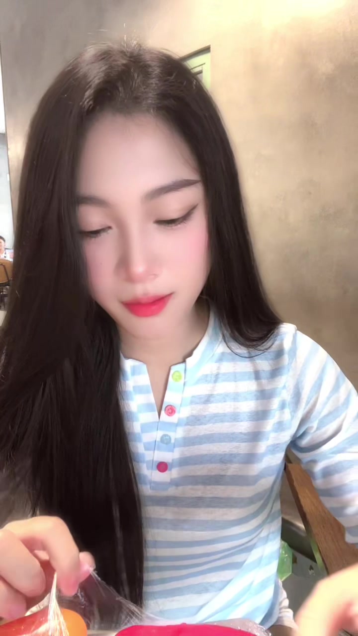 @Phượng th&iacute;ch ngắm m&acirc;y