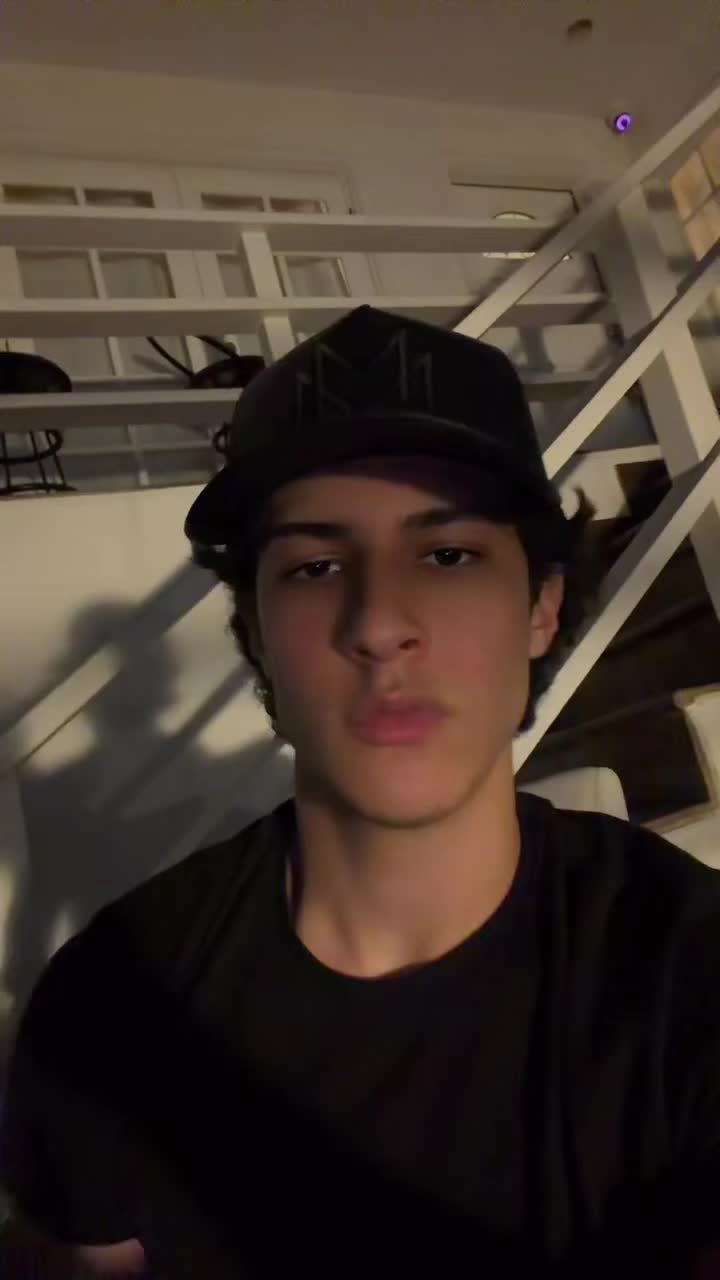 @marcushullaster