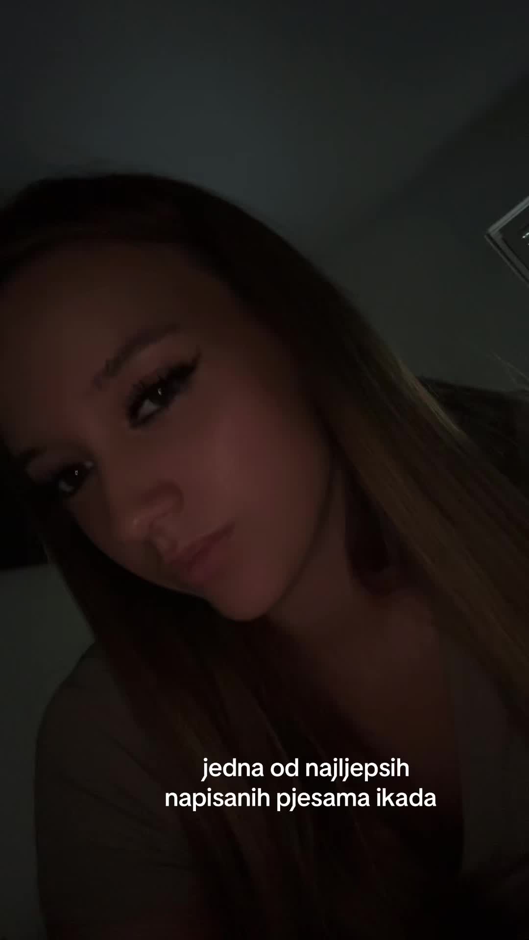 @lanaa🧟♀️