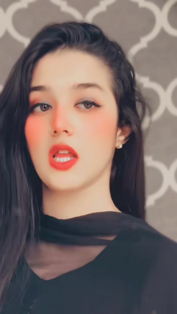 @𝕾𝖆𝖒𝖊𝖊𝖗𝖆 𝕶𝖍𝖆𝖓 🕊️