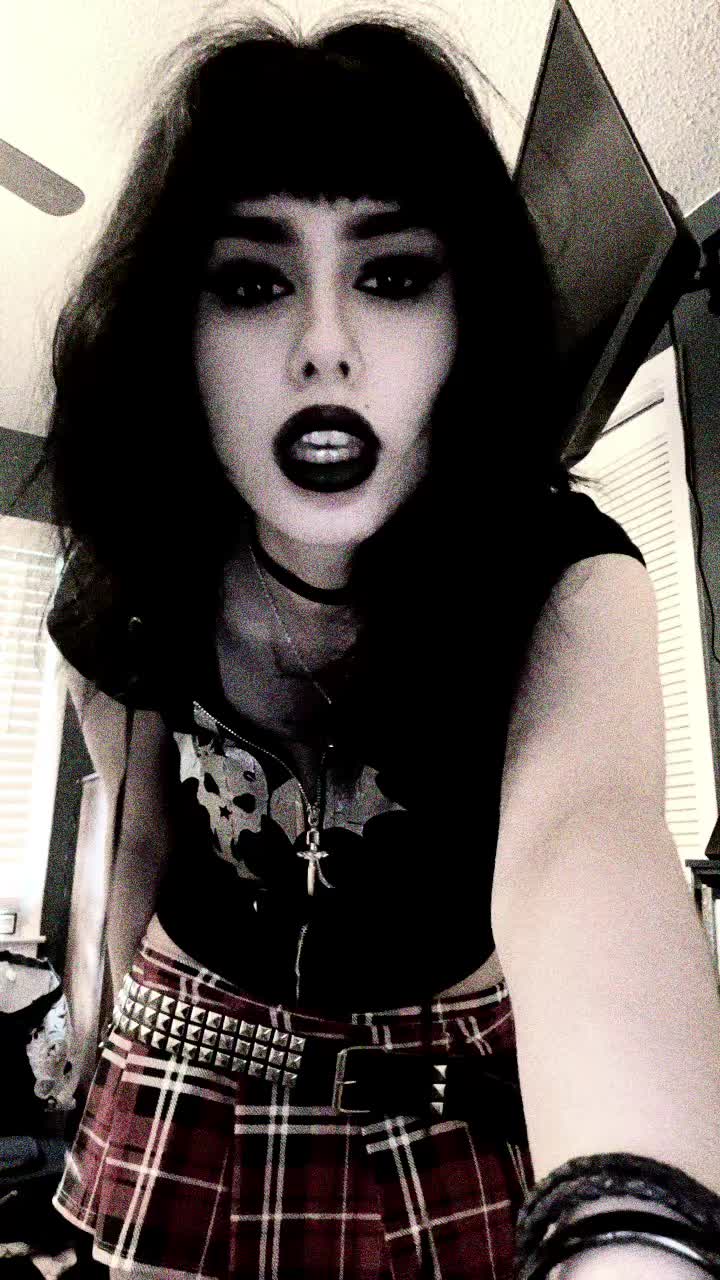 @Maria🦇