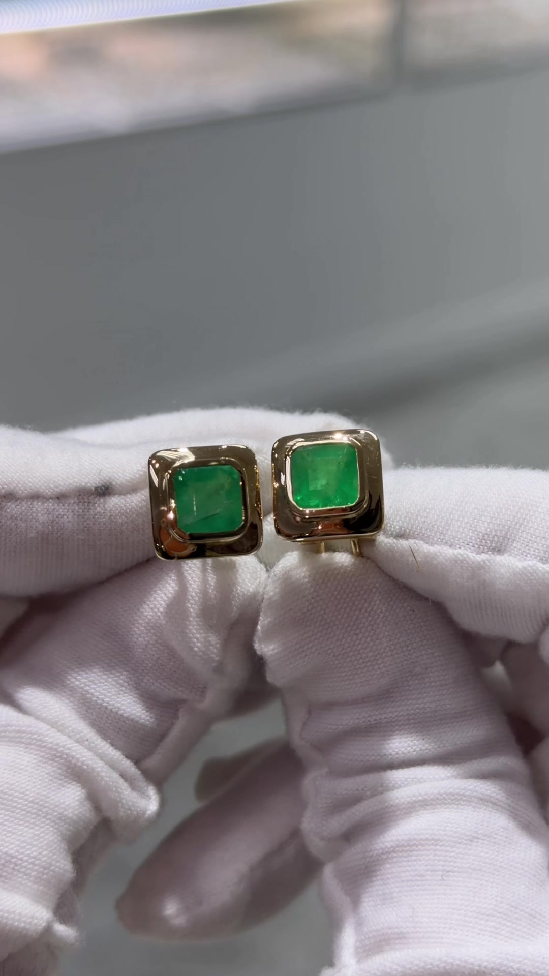 @JR Colombian Emerald