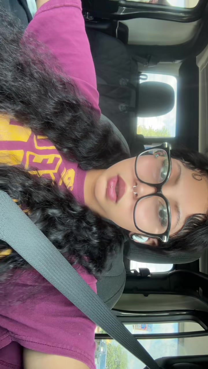 @riley_2hot4u