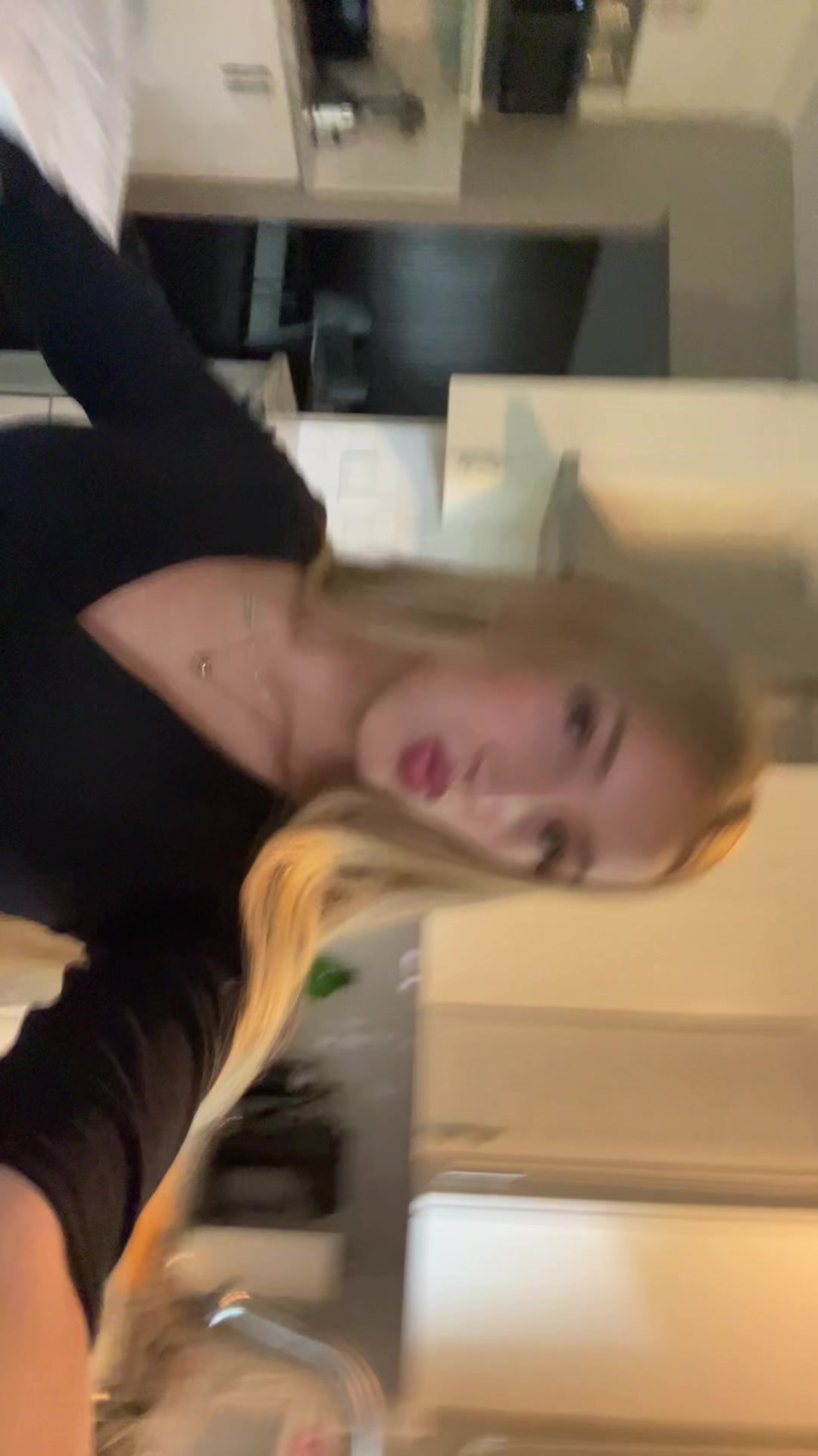 @moni