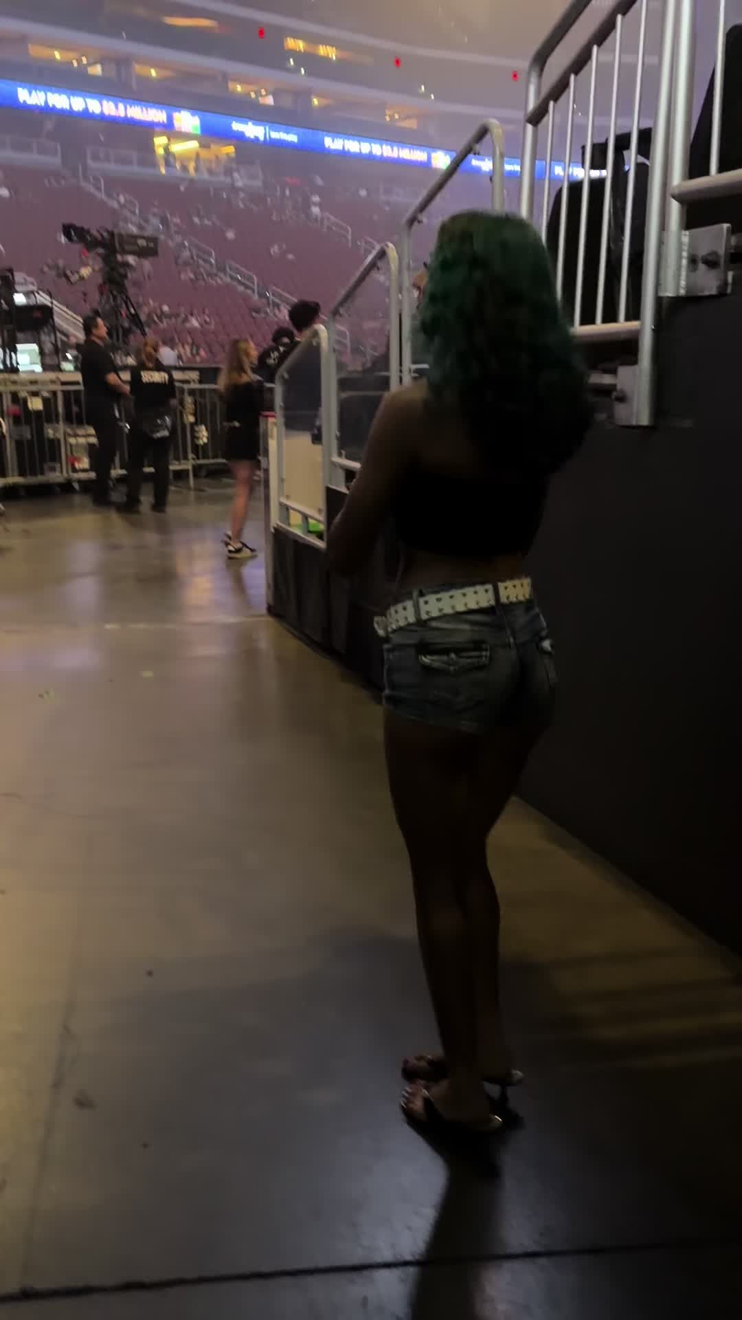 @lolasyk_