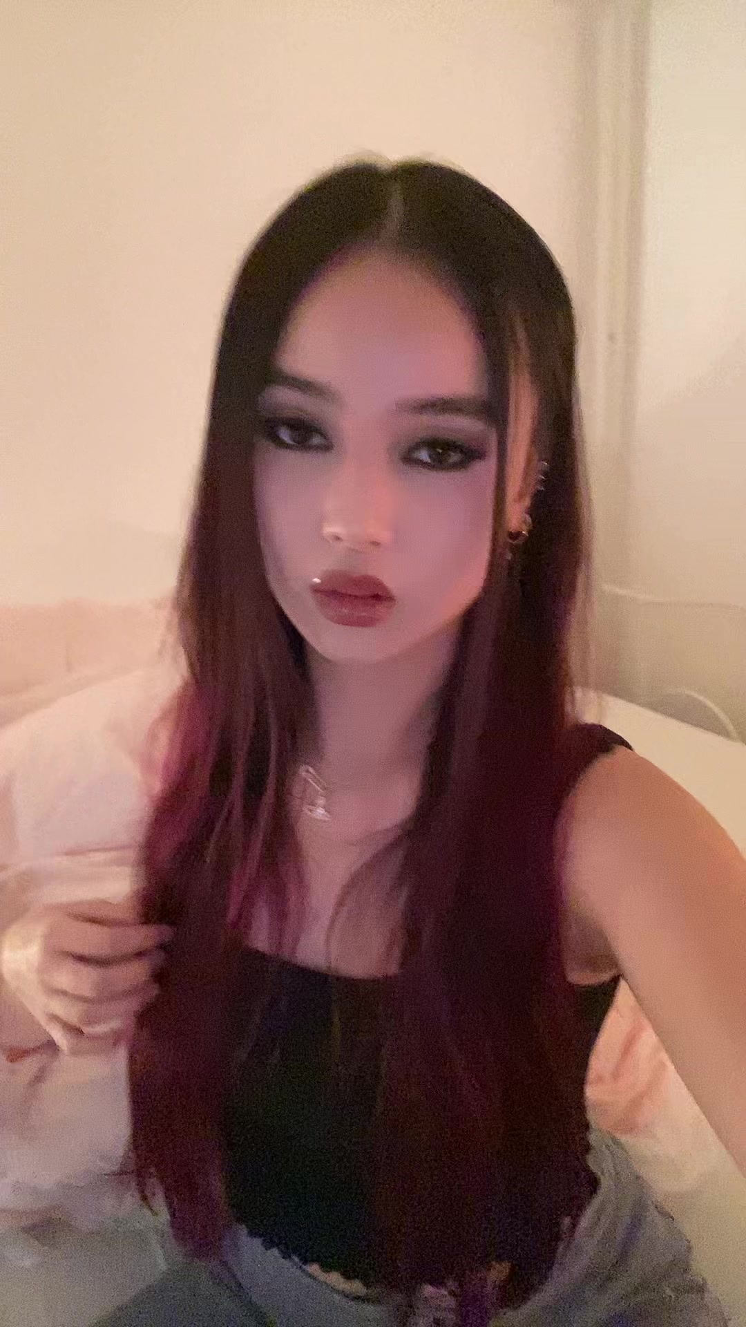 @juliamillion