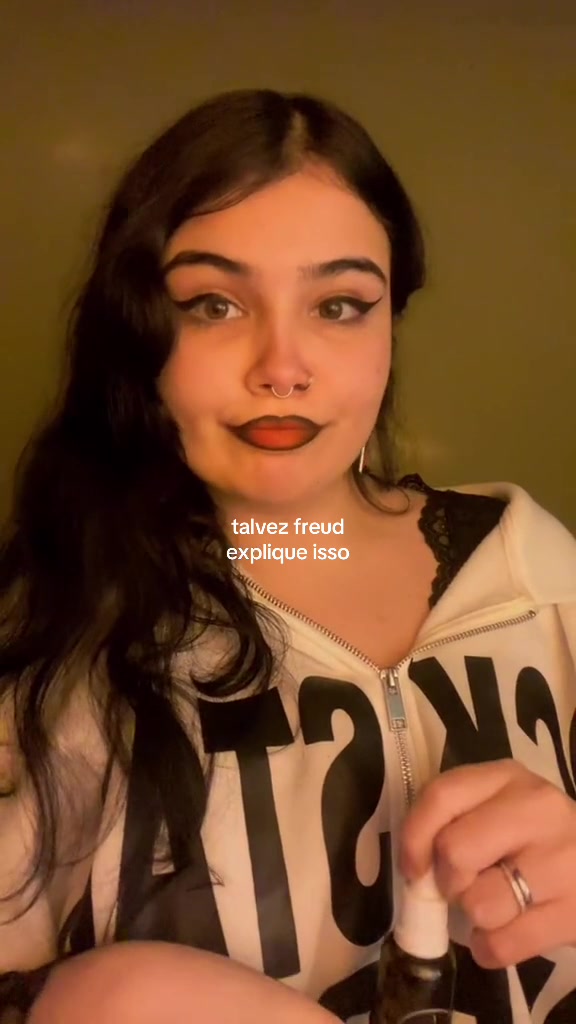 @vee ☥
