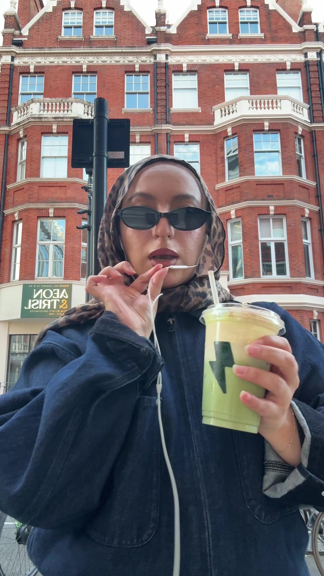 @Lena🍒 London content creator