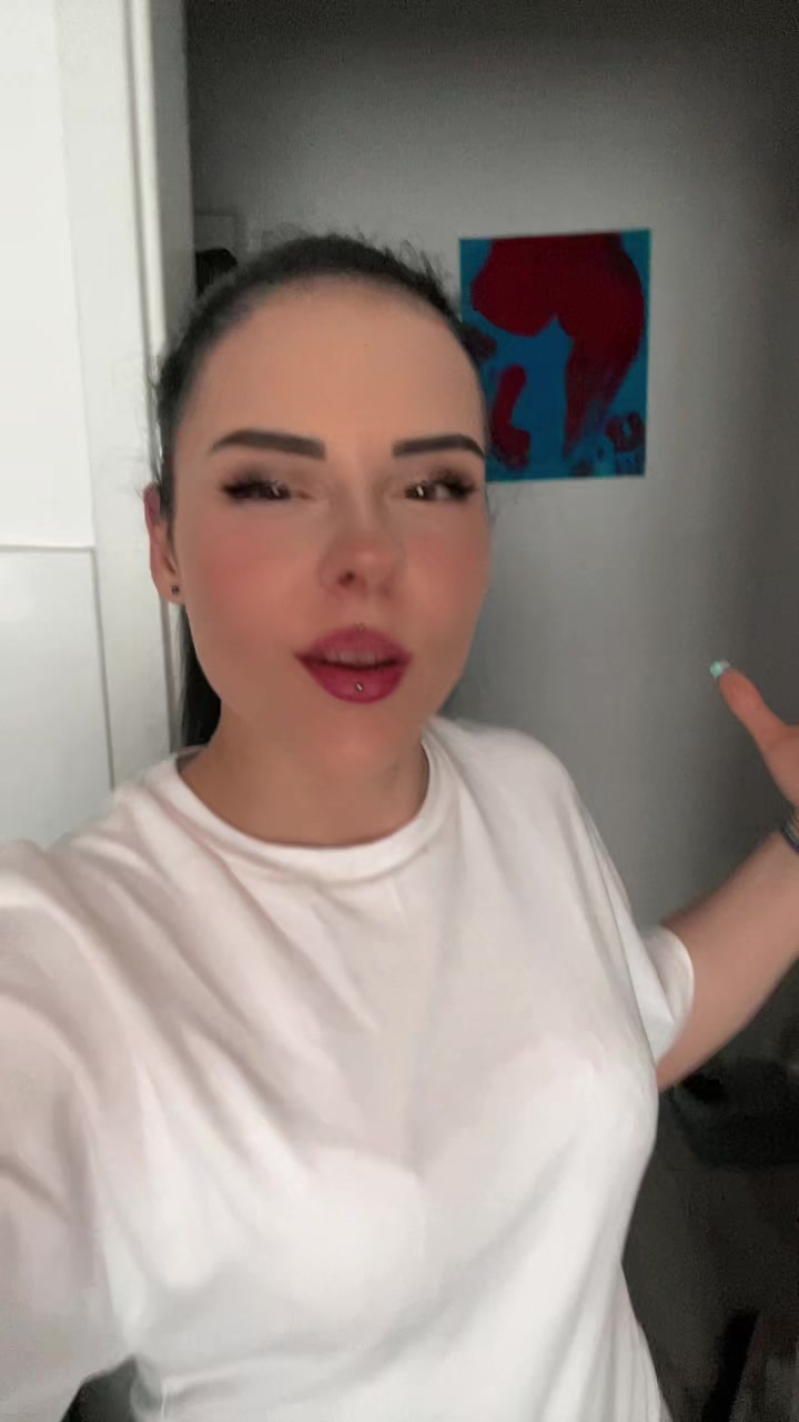 @Redbull_Girl_18