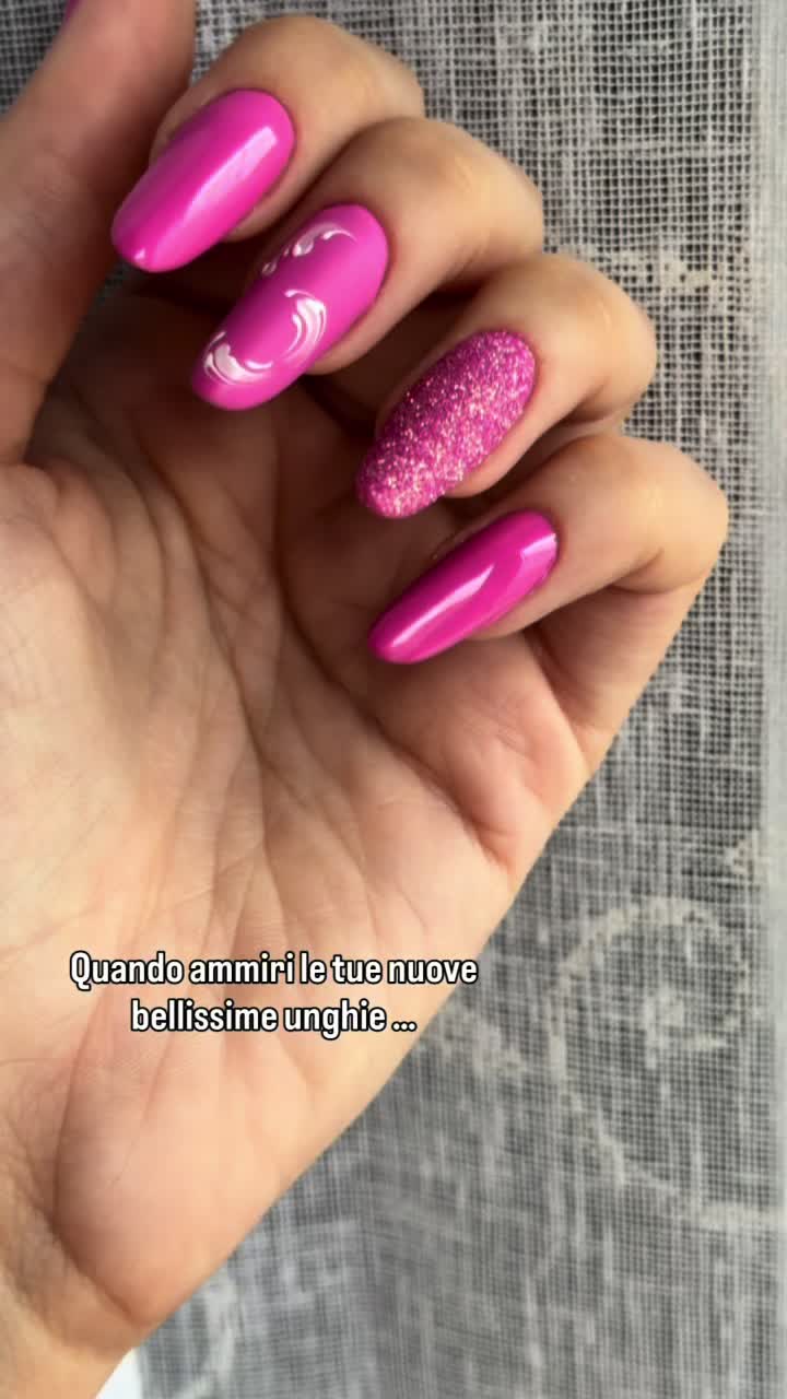 @Nail artist pink