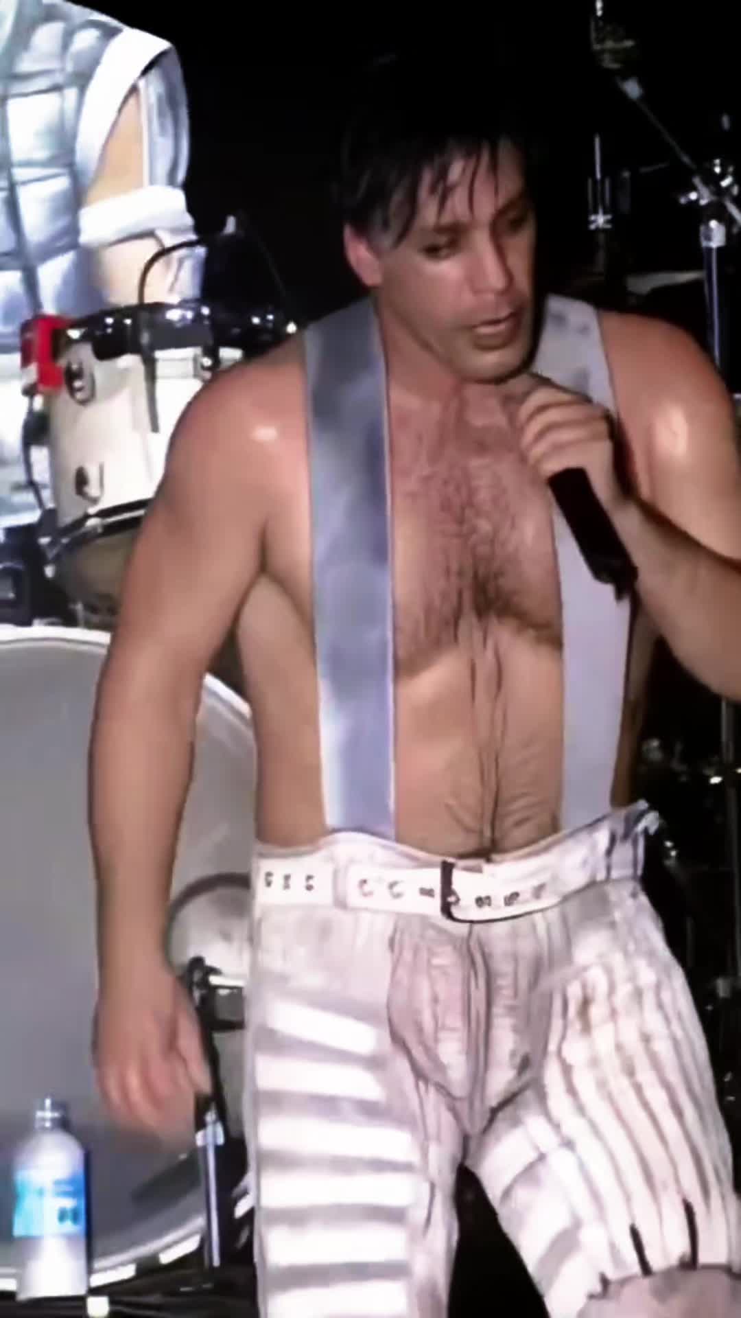 @Evan [Von_Rammstein🎸]