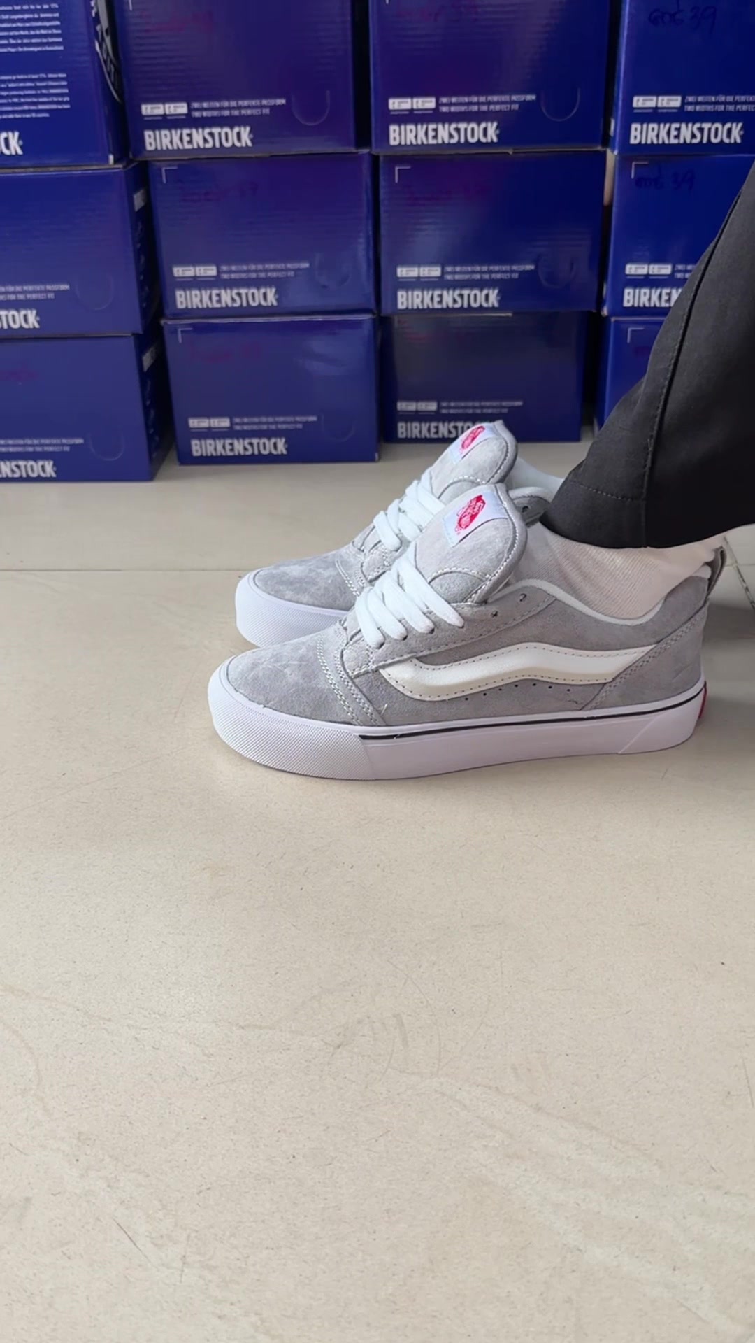 @HL Shoes Store
