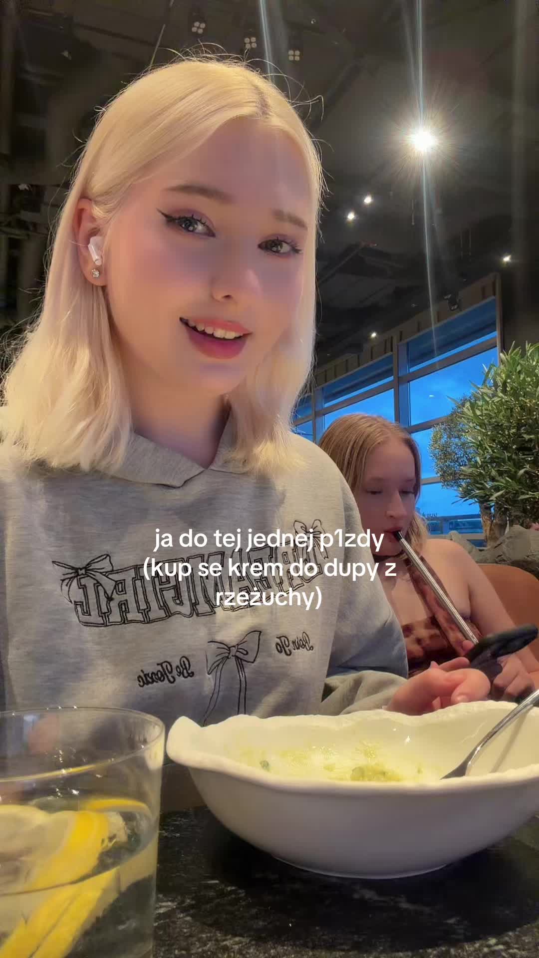 @janie_