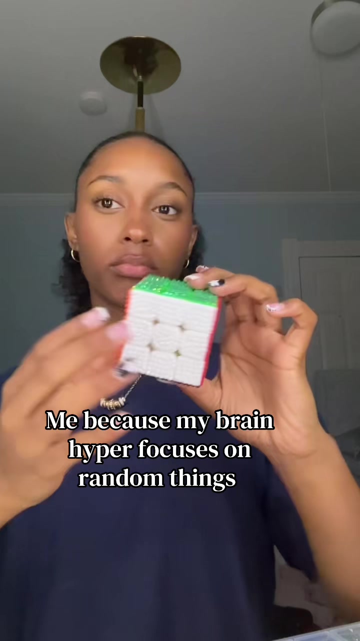 @🦦