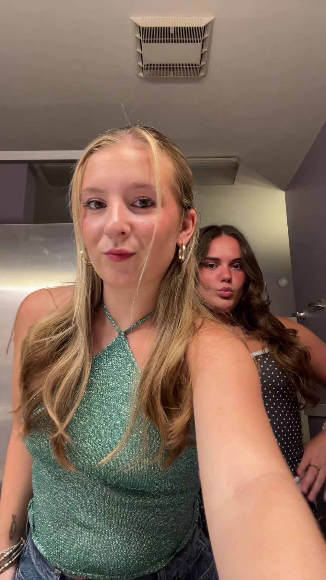 @AV