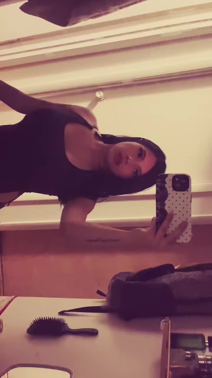 @𝓁𝒾𝒶