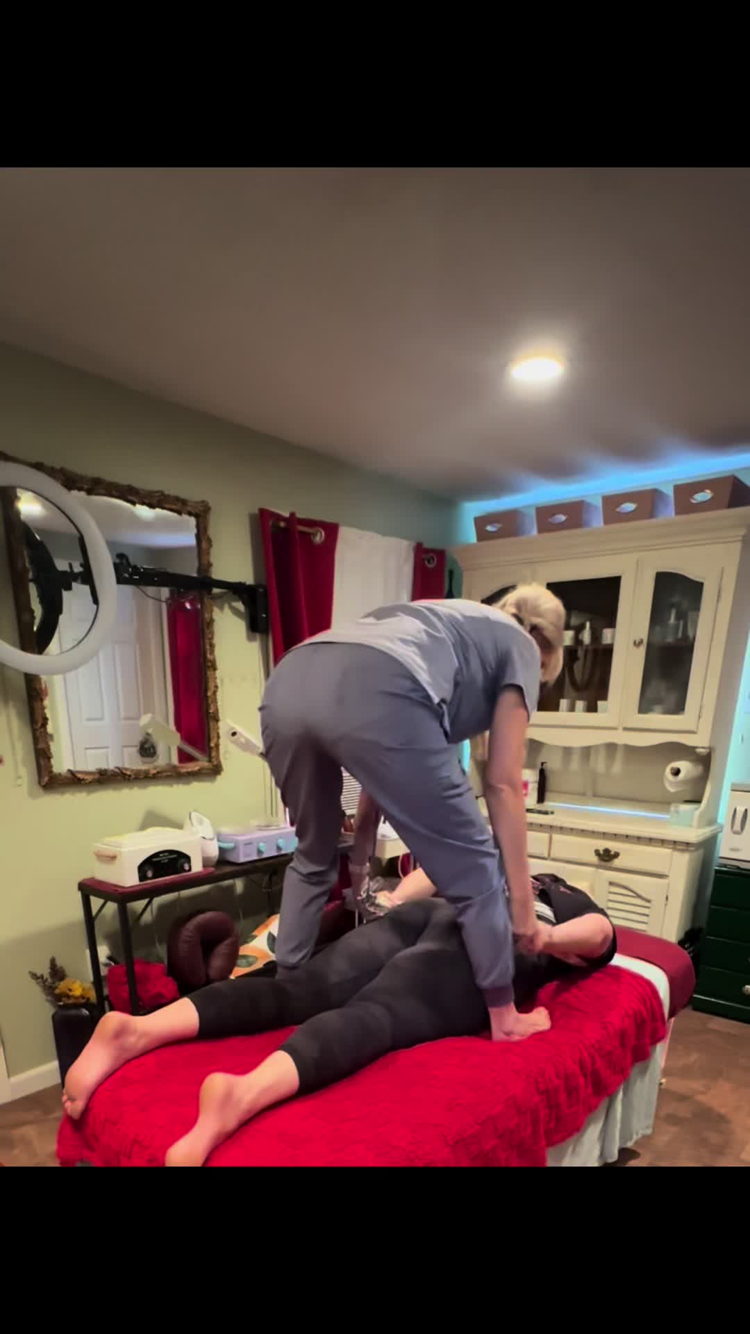 @Apple And Eve Massage