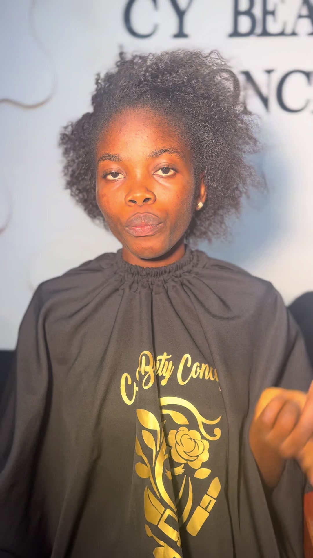 @Auchi/Aviele/HairstylistMakeup