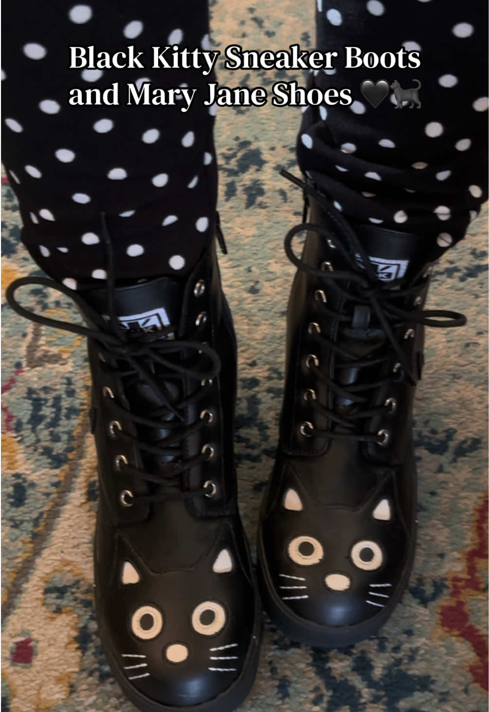 @JustaGothMama 🖤🦇