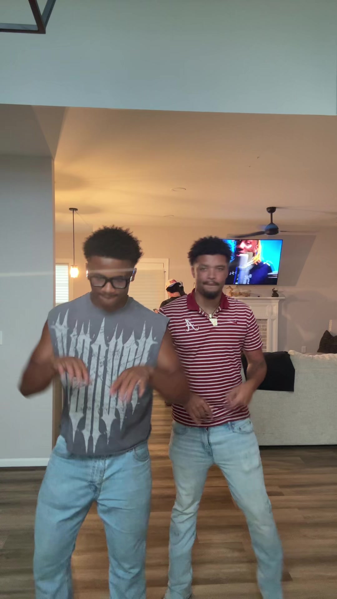 @Hollywoodmari0