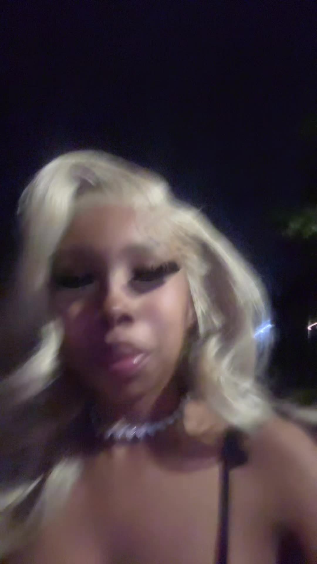 @who is this stranger ¿