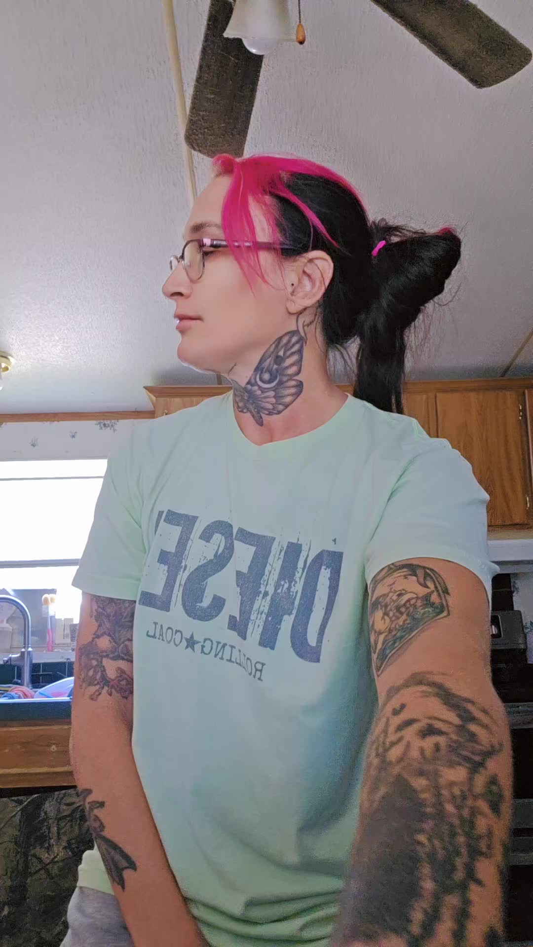 @🍍yagirlTrouble83🍍