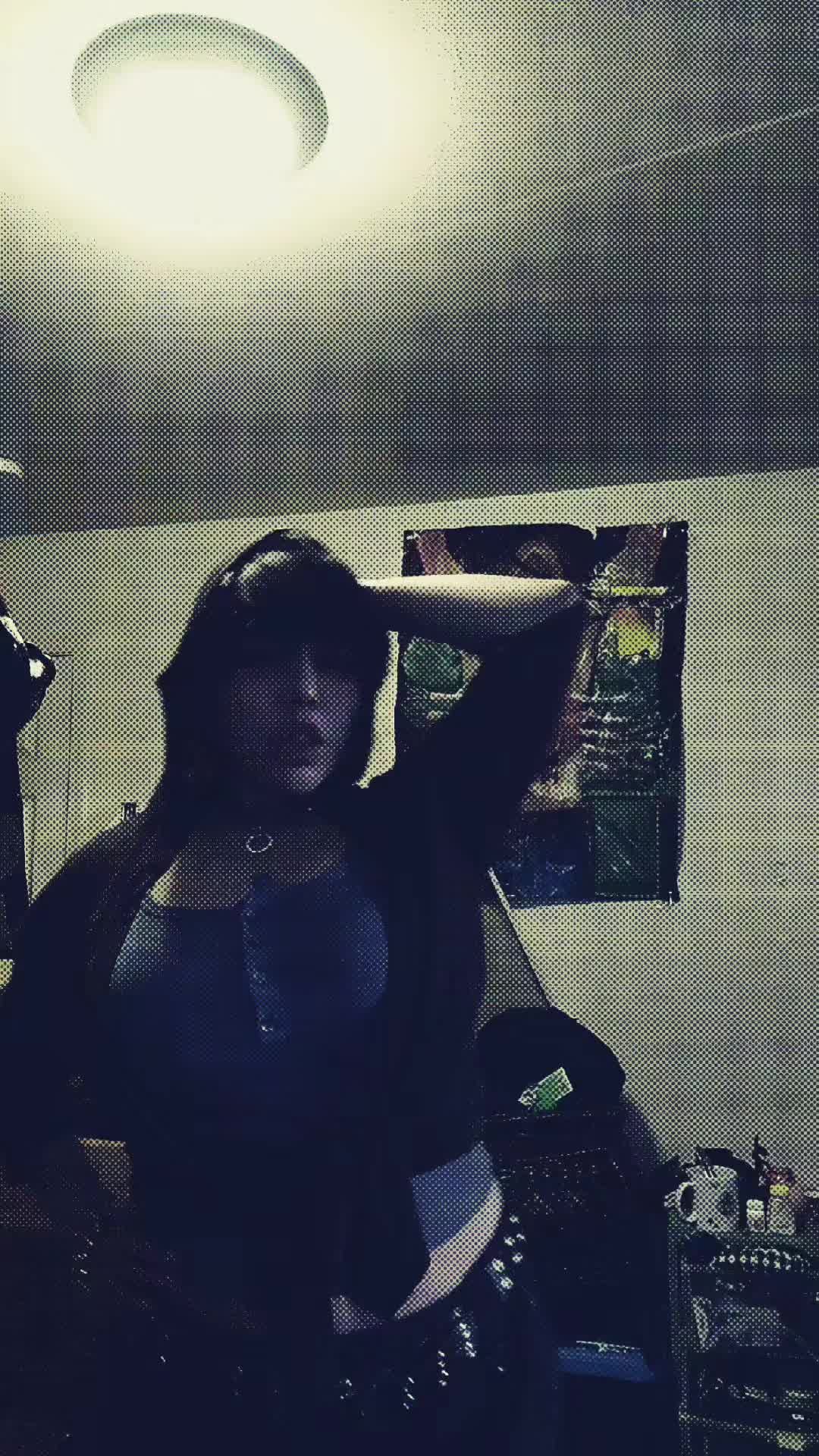 @theskysfallingg