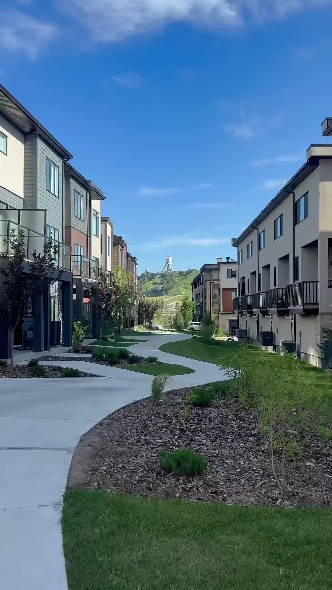 @Canada Vibes