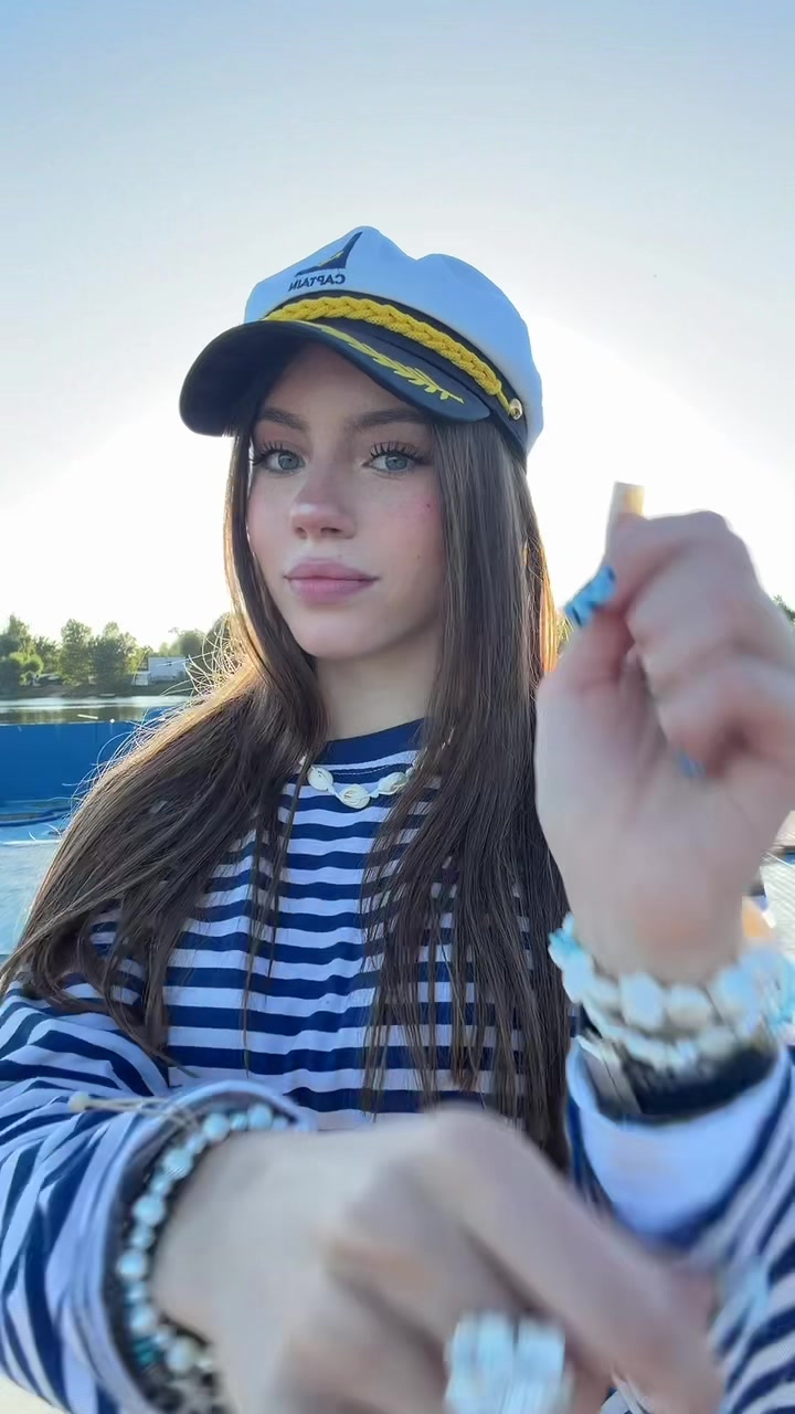 @monclershagirll
